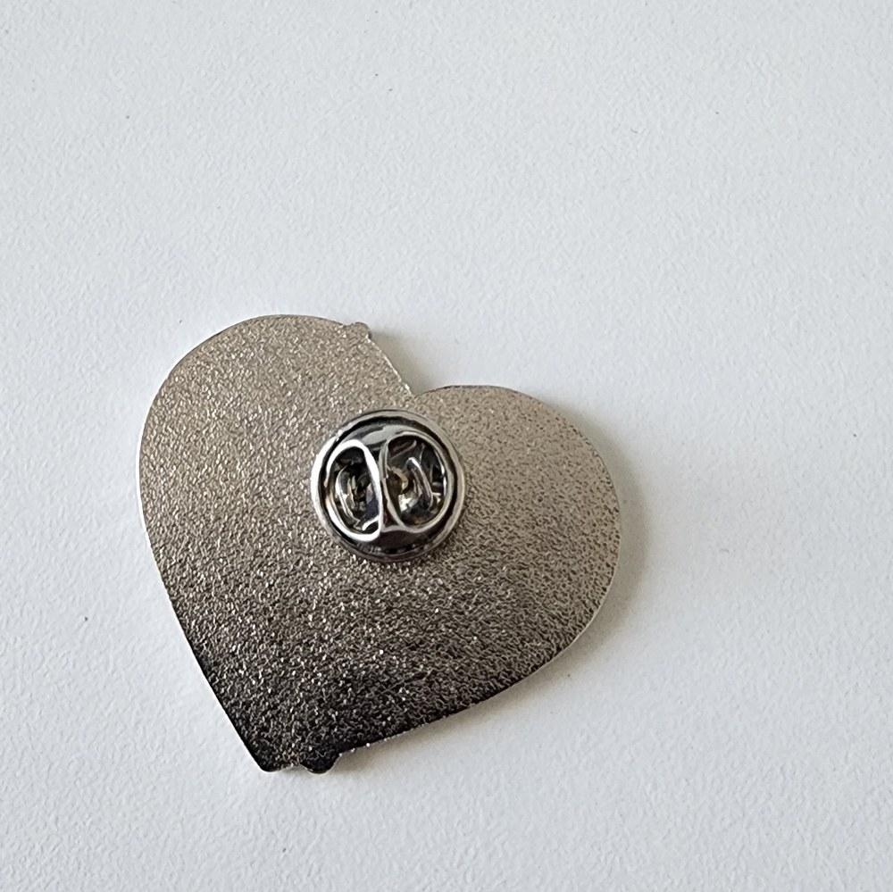 Throwing Shade Pin - Picture 2 of 3